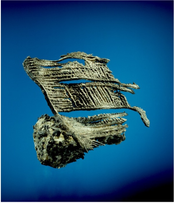 Silver mineral that looks like an American flag
