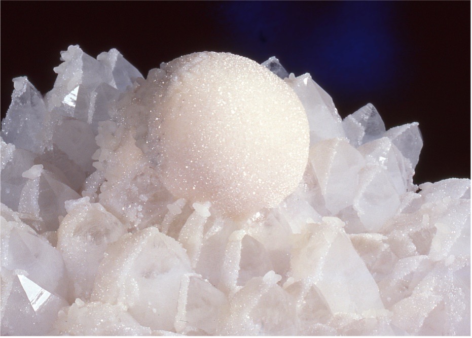 snowball calcite on quartz